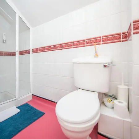 Kirwan's Lane Townhouse Apartment *